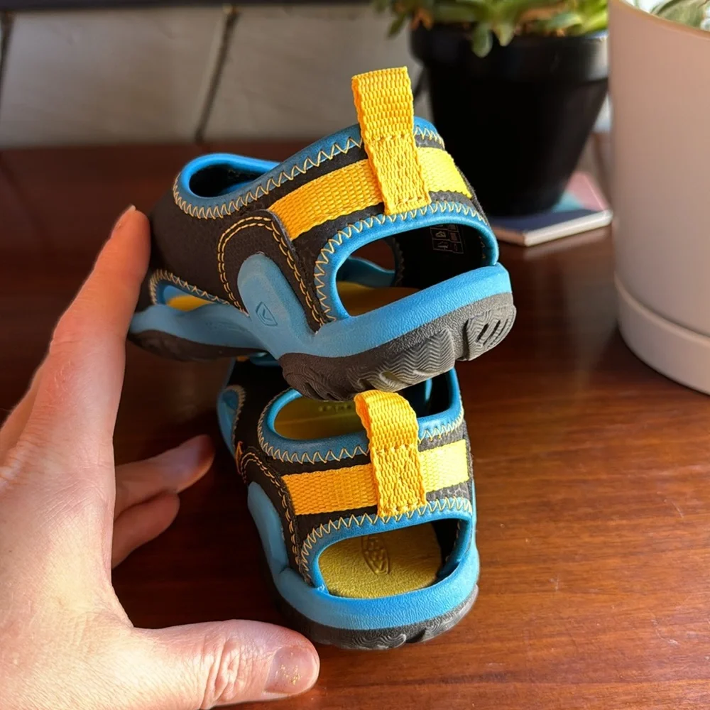 KIDS KEEN Unisex-Knotch River Open Toe Sandals water shoes size 10 9 blue yellow